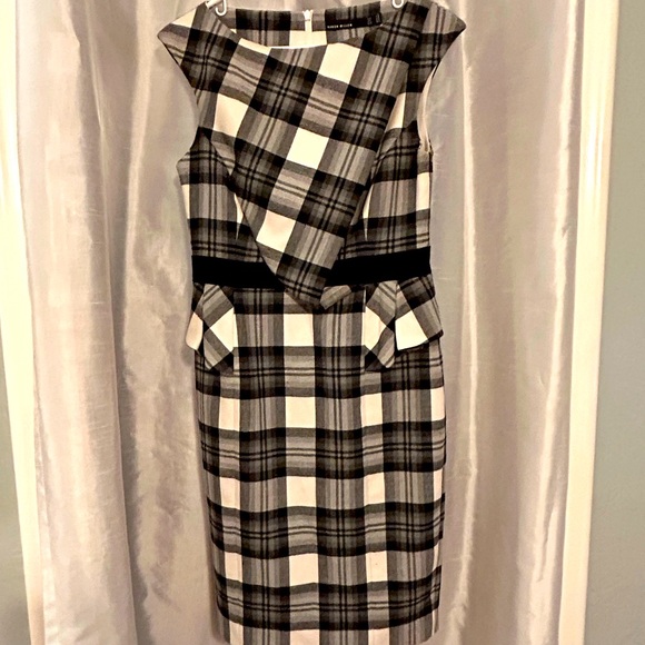 Karen Millen Black and White Asymmetrical Dress - Picture 1 of 6